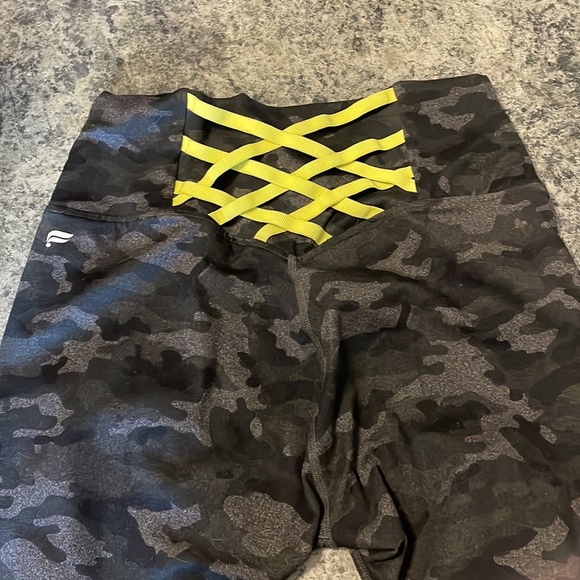 Fabletics Power hold camo - Picture 2 of 5